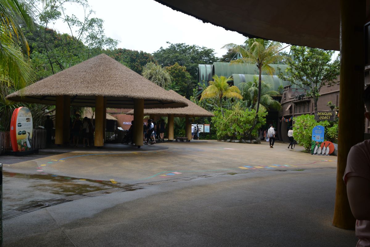 Penguin-Coast-entrance-at-Jurong-Bird-Park-Singapore