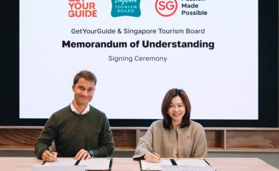 GetYourGuide-and-Singapore-Tourism-Board-Sign