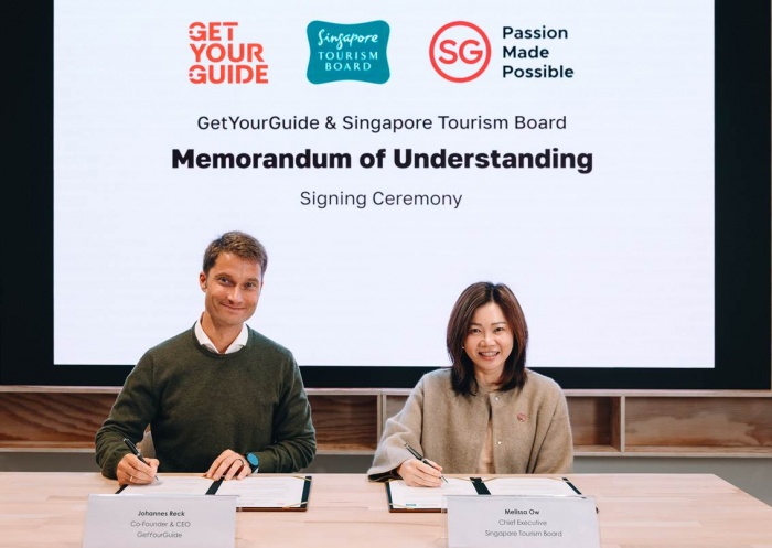 GetYourGuide-and-Singapore-Tourism-Board-Sign
